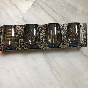 Set of 4 gold accented, stemless wine glasses